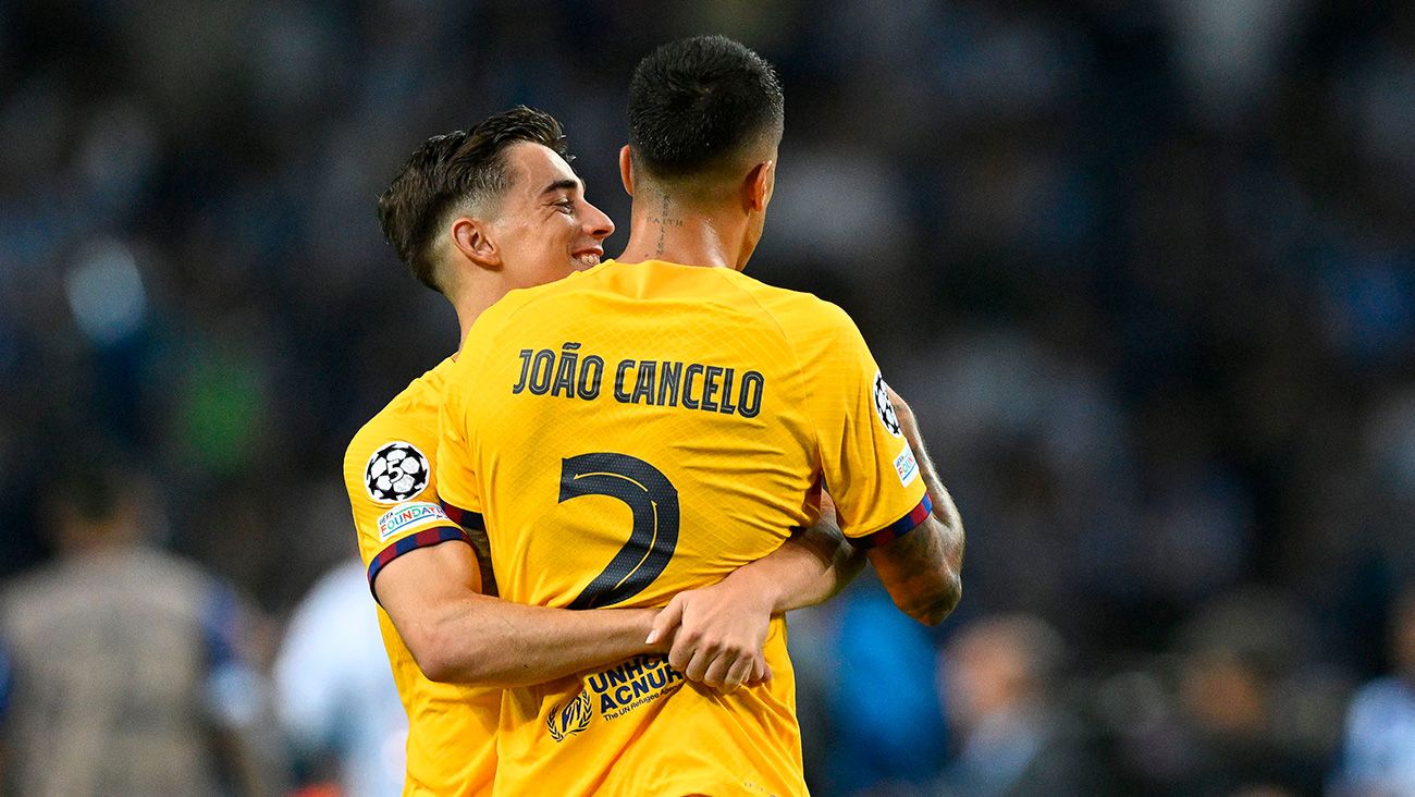 Joao Cancelo y Gavi con el Barça