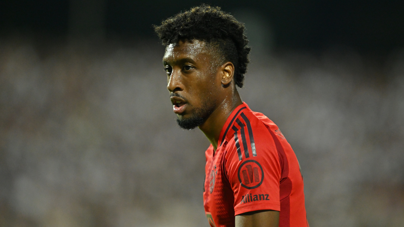 Kingsley Coman con el Bayern Múnich en un duelo contra el SSV Ulm Fußball en la DFB Pokal 2024 25