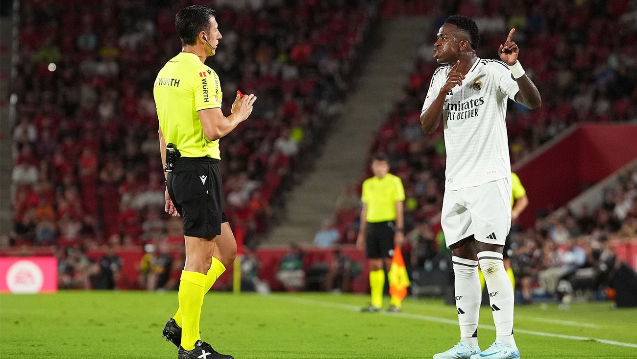 Vinicius Jr. protesta a César Soto Grado en el Mallorca-Madrid (1-1)