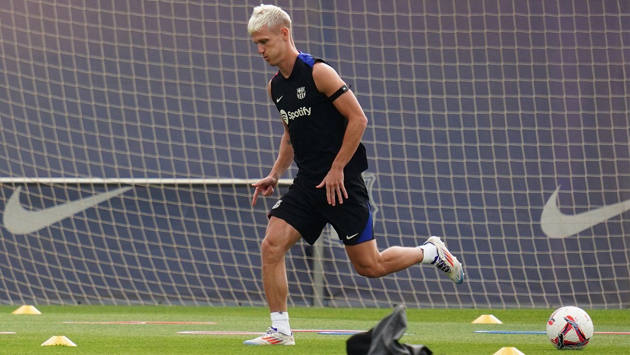 Dani Olmo en un entrenamiento con el Barça