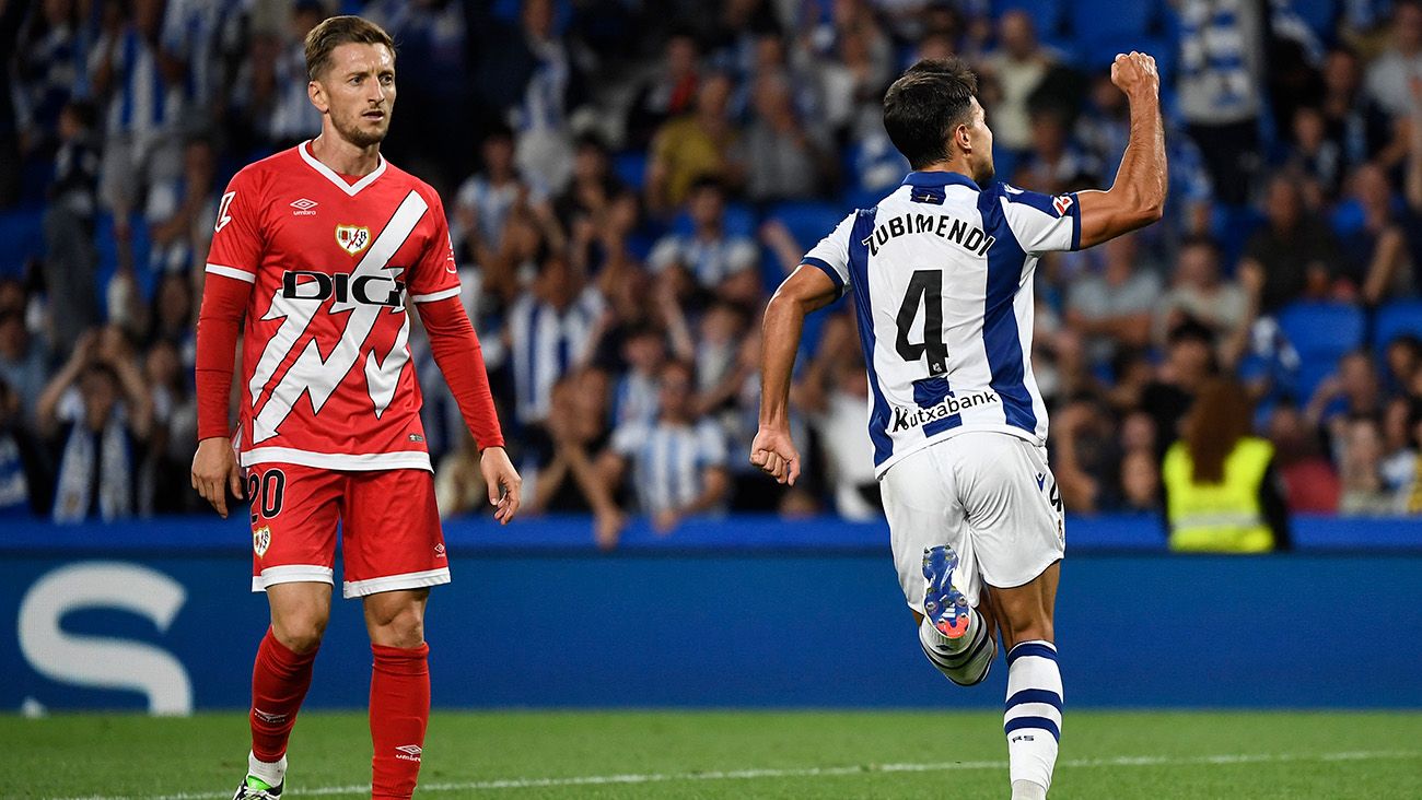 Martín Zubimendi festejando un gol con la Real Sociedad