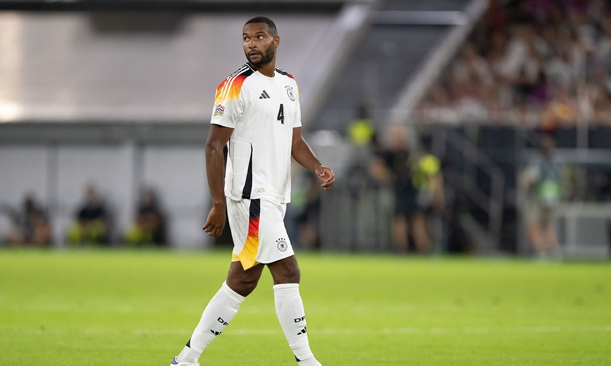 Jonathan Tah en un partido con Alemania