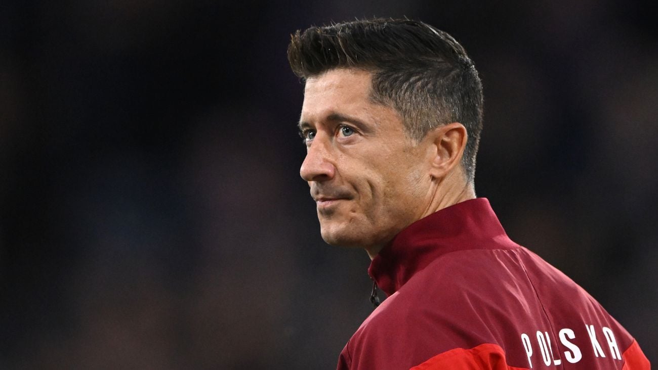 Robert Lewandowski en el duelo entre la selección polaca y Escocia en la jornada uno de la Nations League 2024 25