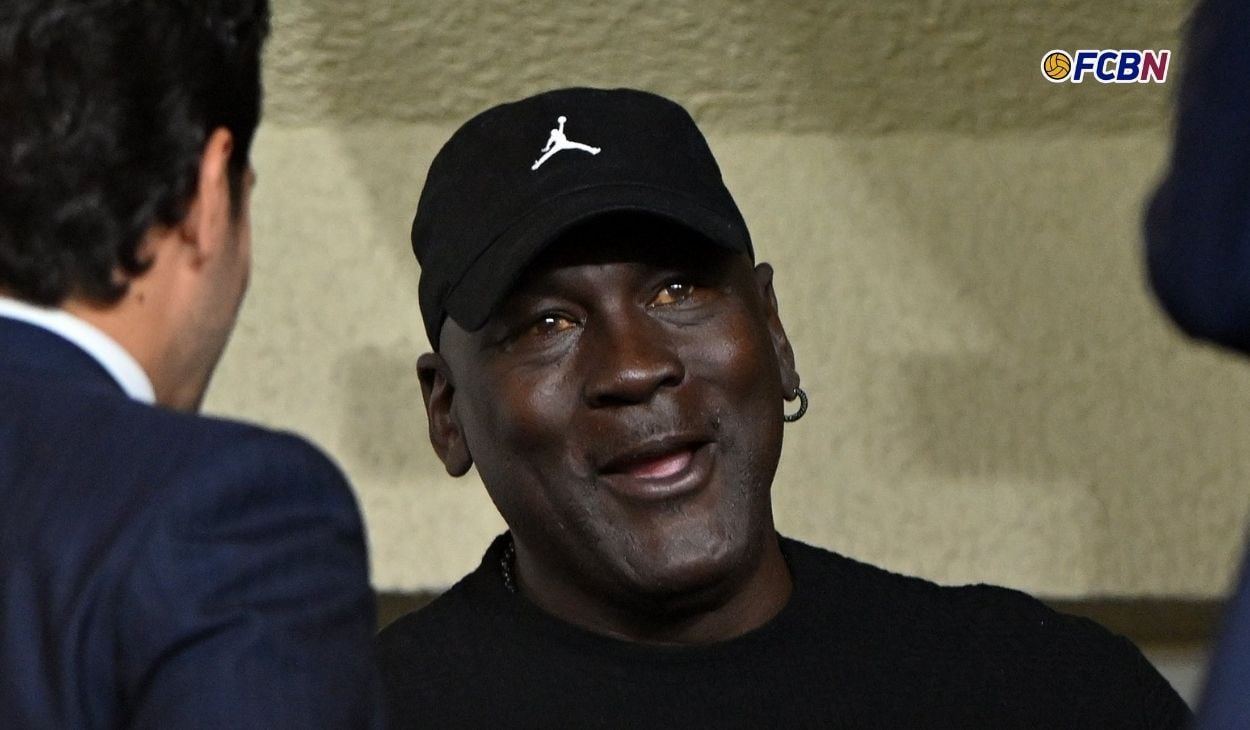 Michael Jordan en las gradas del Estadio Luis II viendo el duelo entre el FC Barcelona y el AS Mónaco en la UEFA Champions League 2024 25