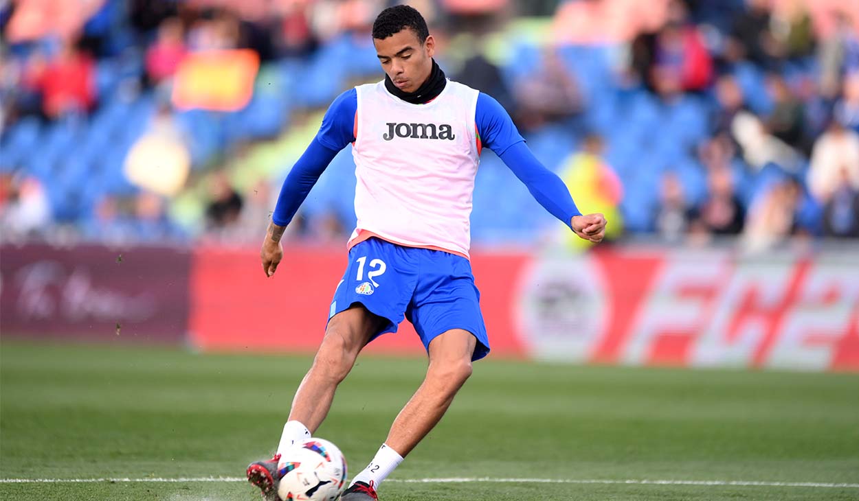 Mason Greenwood en un entrenamiento con el Getafe