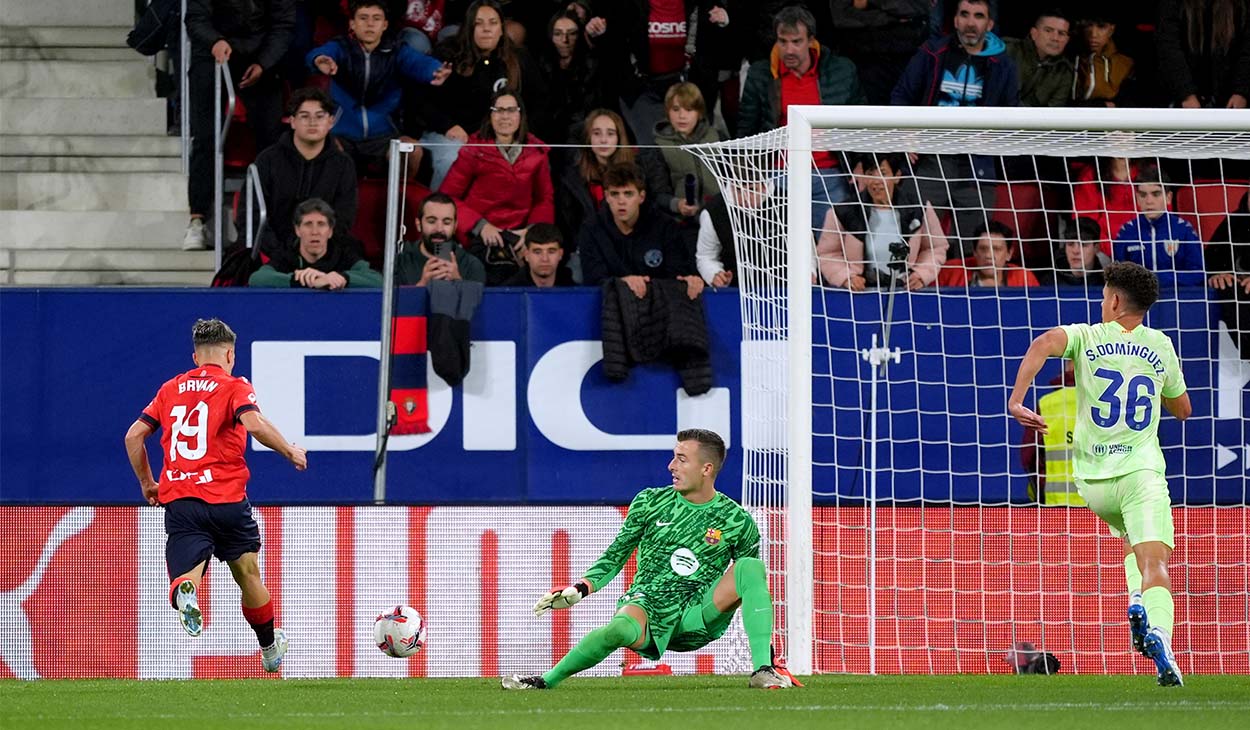 Bryan Zaragoza en la jugada del segundo gol de Osasuna al Barça (4-2)