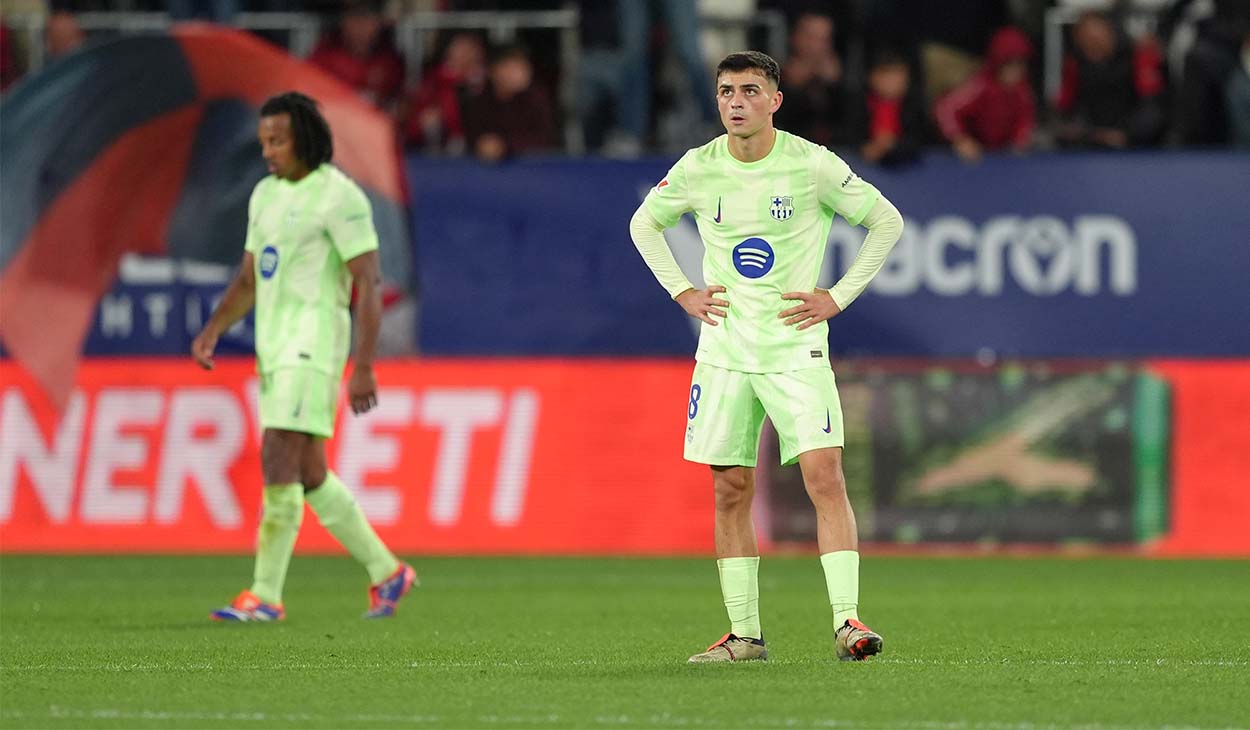 Pedri y Koundé durante el Osasuna-Barça