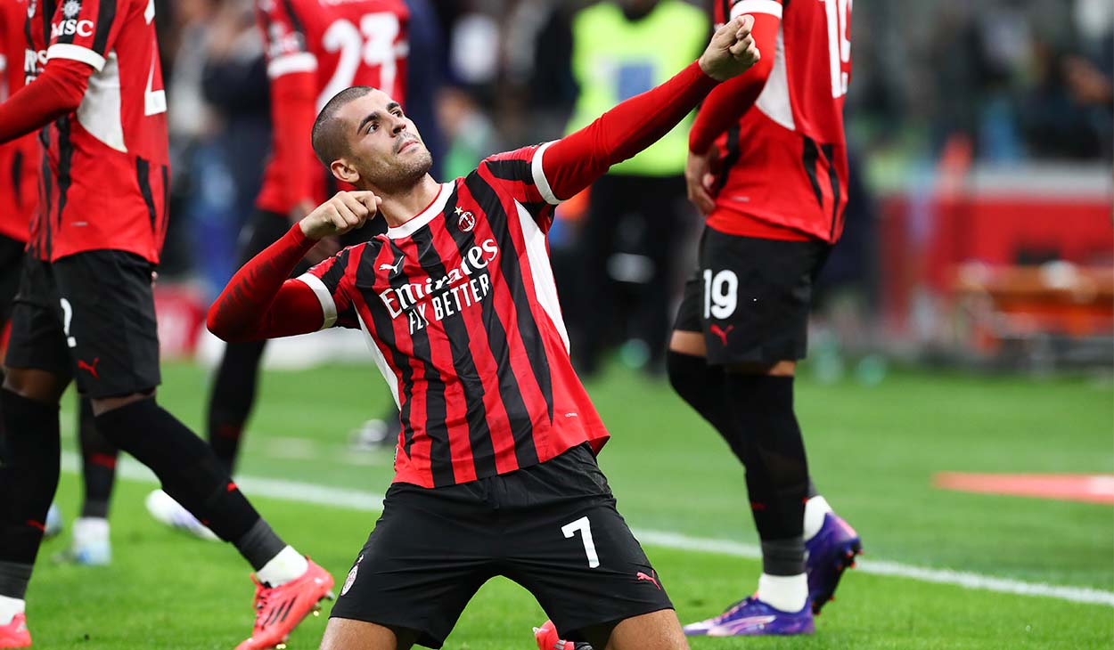 Álvaro Morata celebrating his first goal with AC Milan