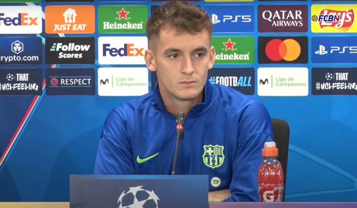 Marc Casadó en la rueda de prensa previa al duelo entre el FC Barcelona y el BSC Young Boys en la UEFA Champions League