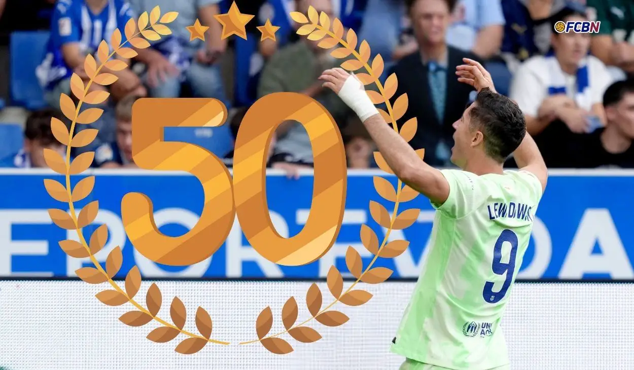 Robert Lewandowski festejando su gol 50 en LaLiga