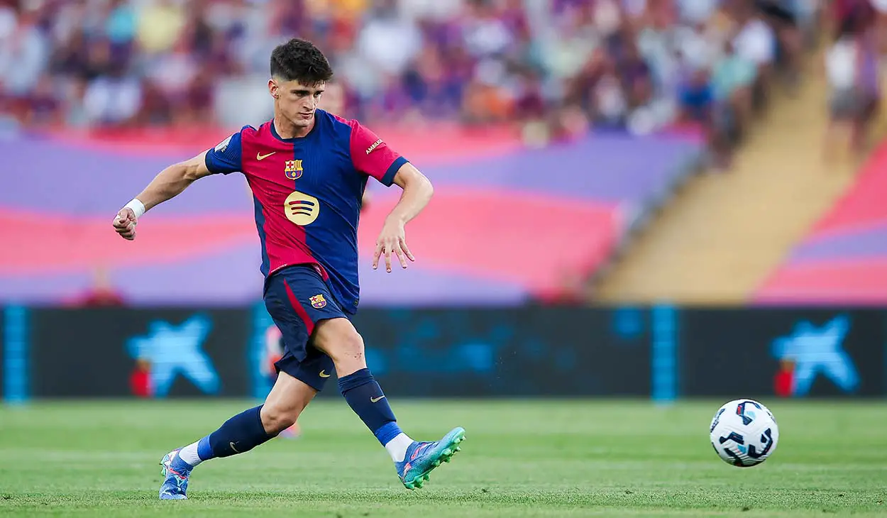 Pau Víctor en un partido con el FC Barcelona