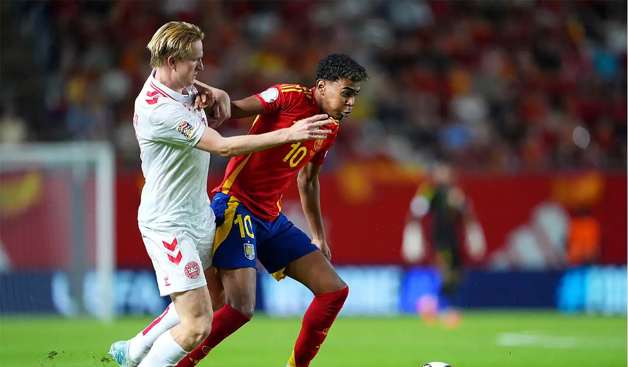 Lamine Yamal durante el España-Dinamarca (1-0)