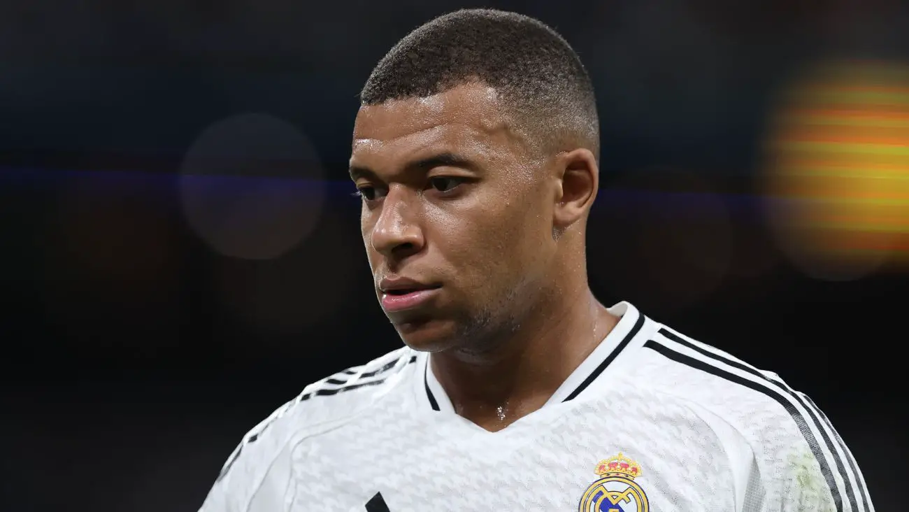 Kylian Mbappé en el duelo entre el Real Madrid y el Villarreal CF en LaLiga EA Sports 2024 25