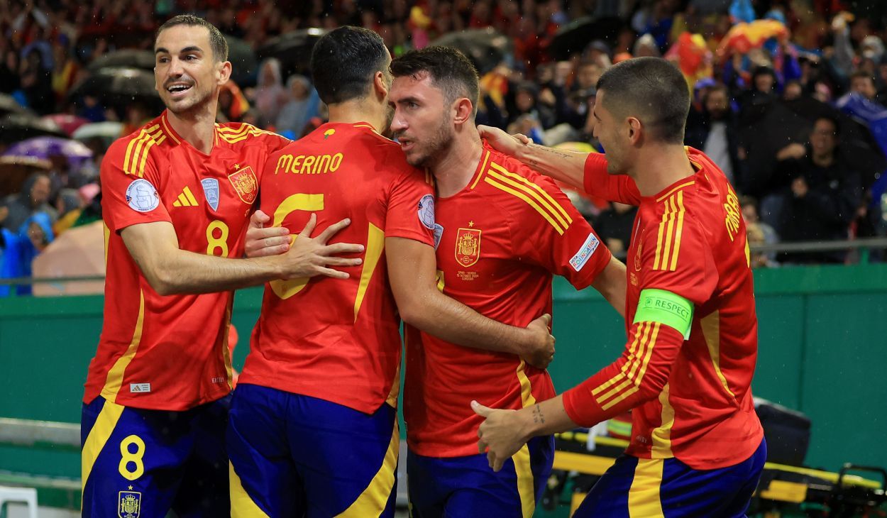 España gusta y golea ante Serbia y mantiene su invicto en la Nations League (3-0)