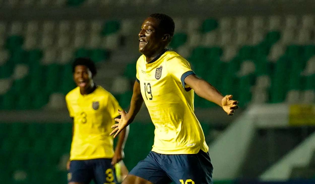 Juan Riquelme Ángulo en un partido con la Sub-15 de Ecuador