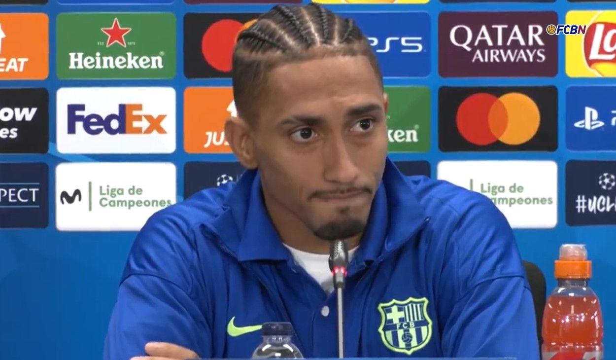 Raphinha en la rueda de prensa previa al compromiso entre el FC Barcelona y el Bayern Múnich en la jornada tres en la UEFA Champions League