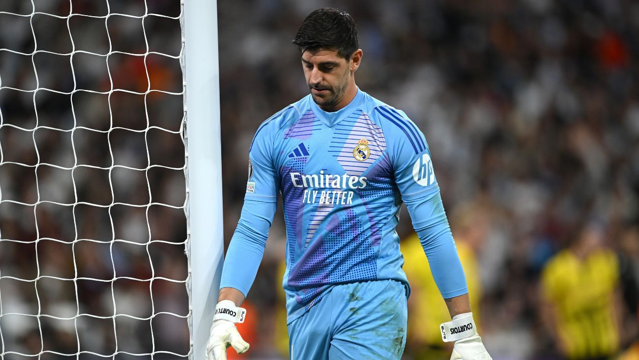 Thibaut Courtois en el duelo entre el Real Madrid y el Borussia Dortmund en la jornada tres de la UEFA Champions League 2024 25