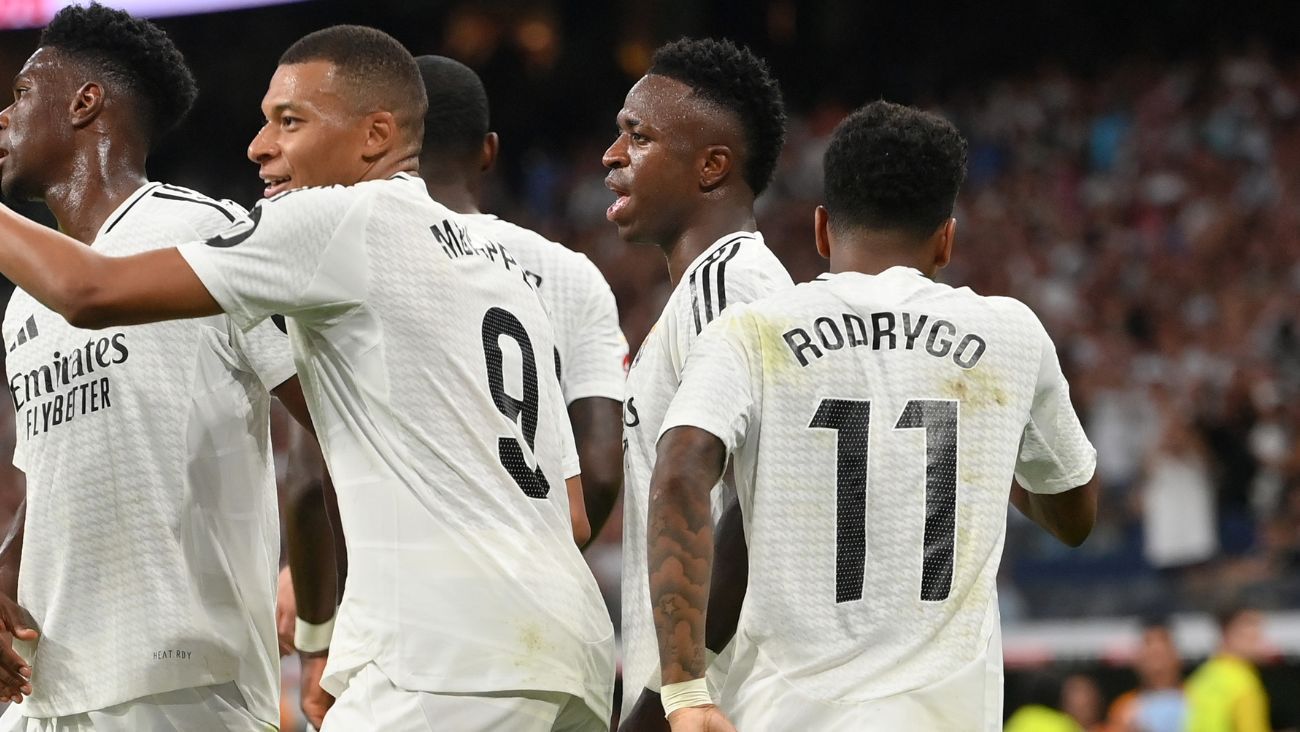 Rodrygo, Vinicius Jr. y Kylian Mbappé en el duelo entre el Real madrid y el Real Betis en LaLiga EA Sports