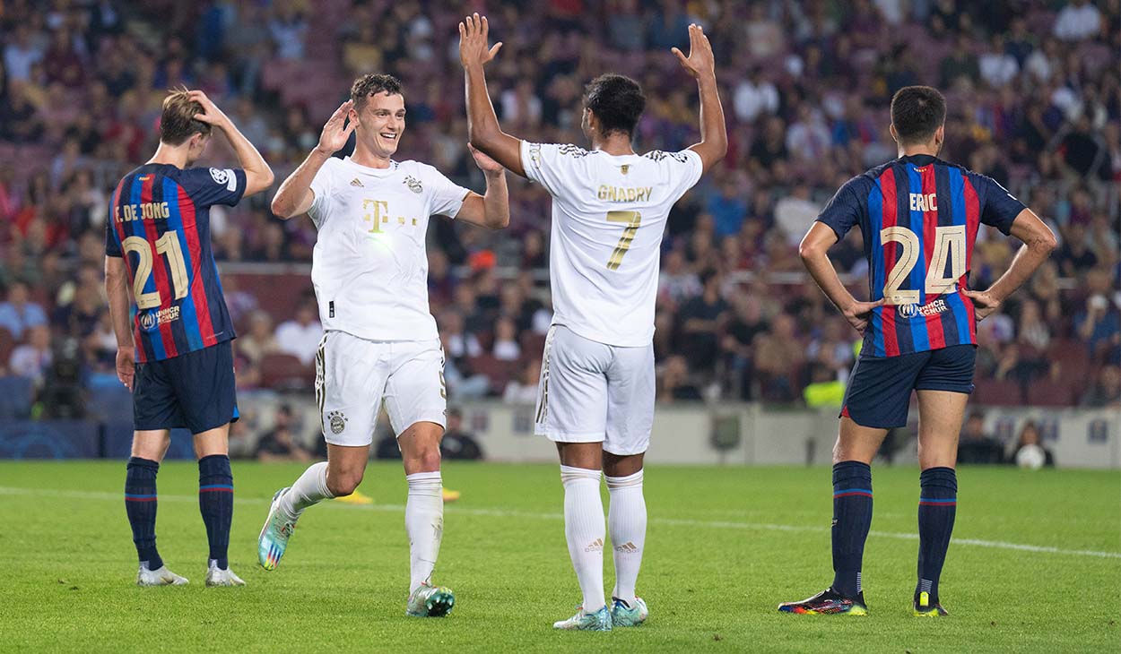 Jugadores del Bayern Múnich festejando un gol ante el Barça en 2022