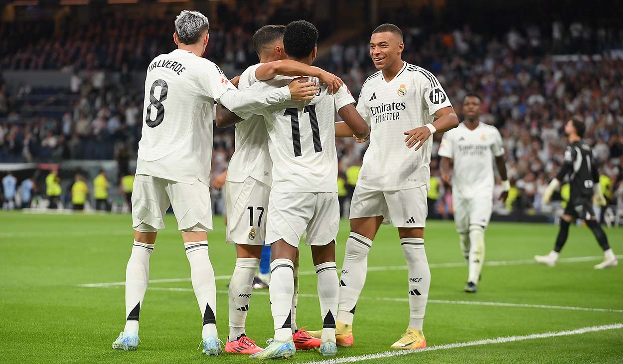 Jugadores del Real Madrid festejando un gol ante el Alavés