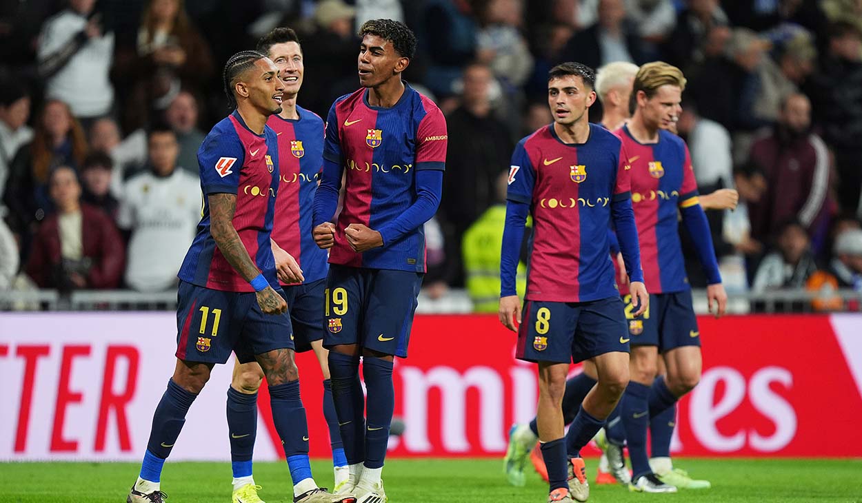 Jugadores del Barça festejando uno de los goles ante el Real Madrid (0-4)