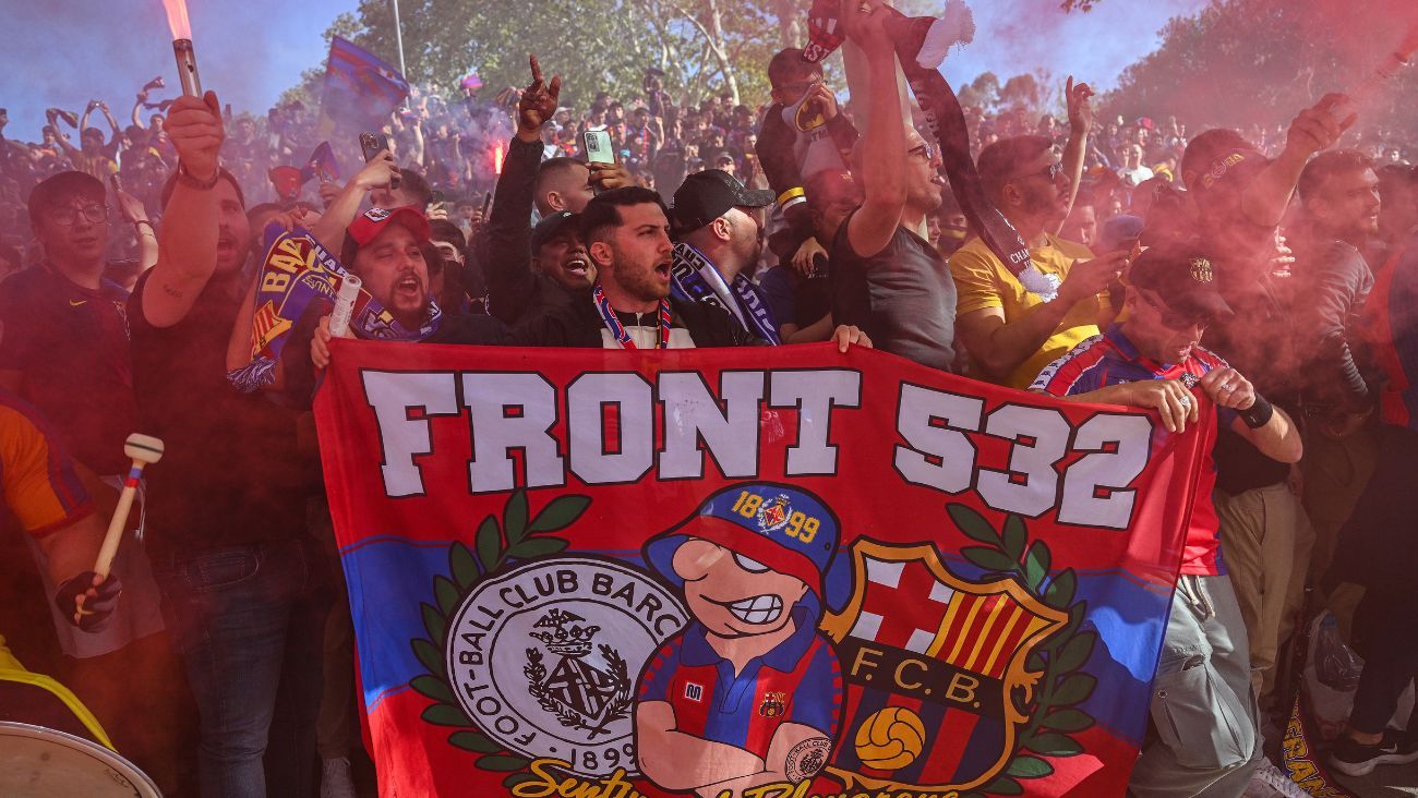 Front 532, uno de los grupos de la grada de animación del FC Barcelona