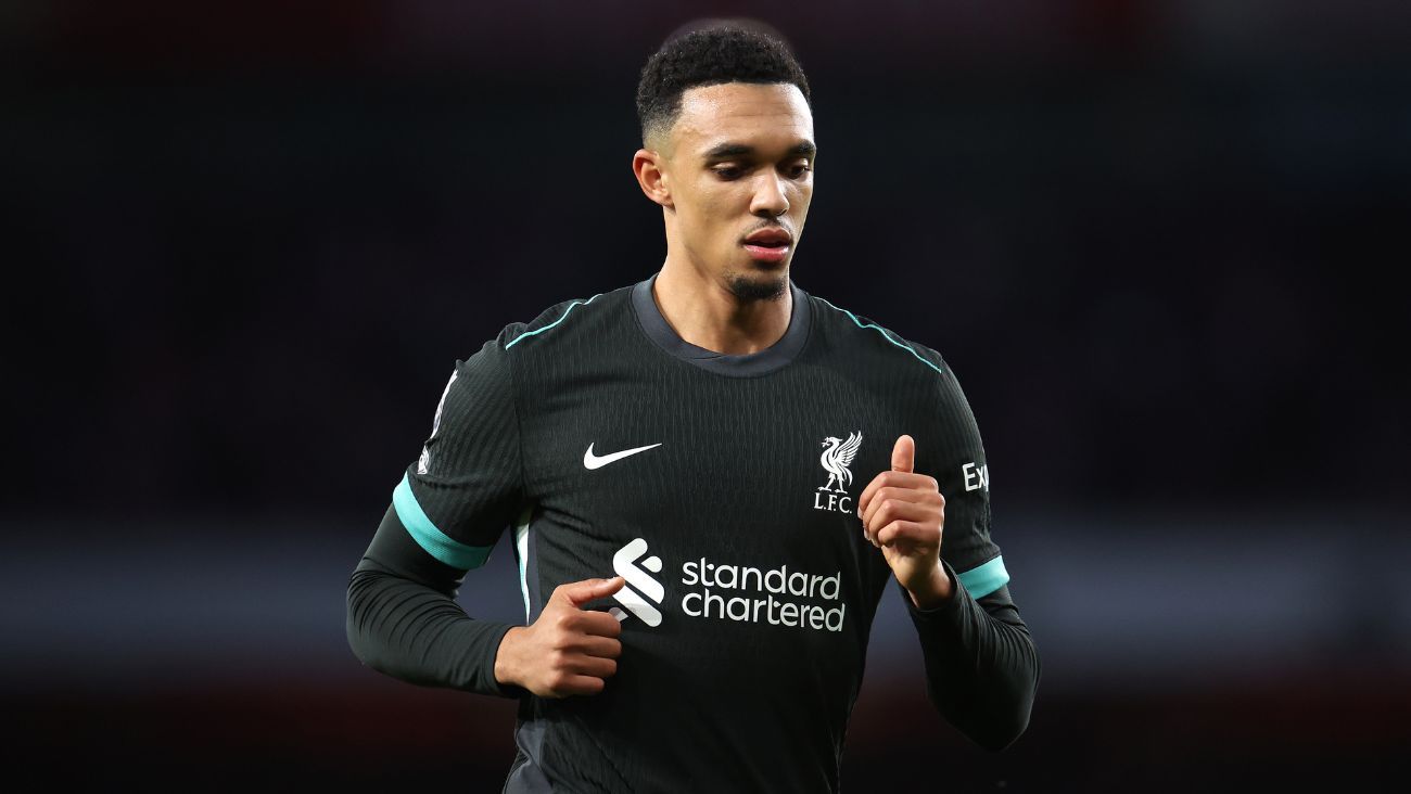 Trent Alexander Arnold en el duelo entre el Liverpool y el Arsenal en la Premier League 2024-25