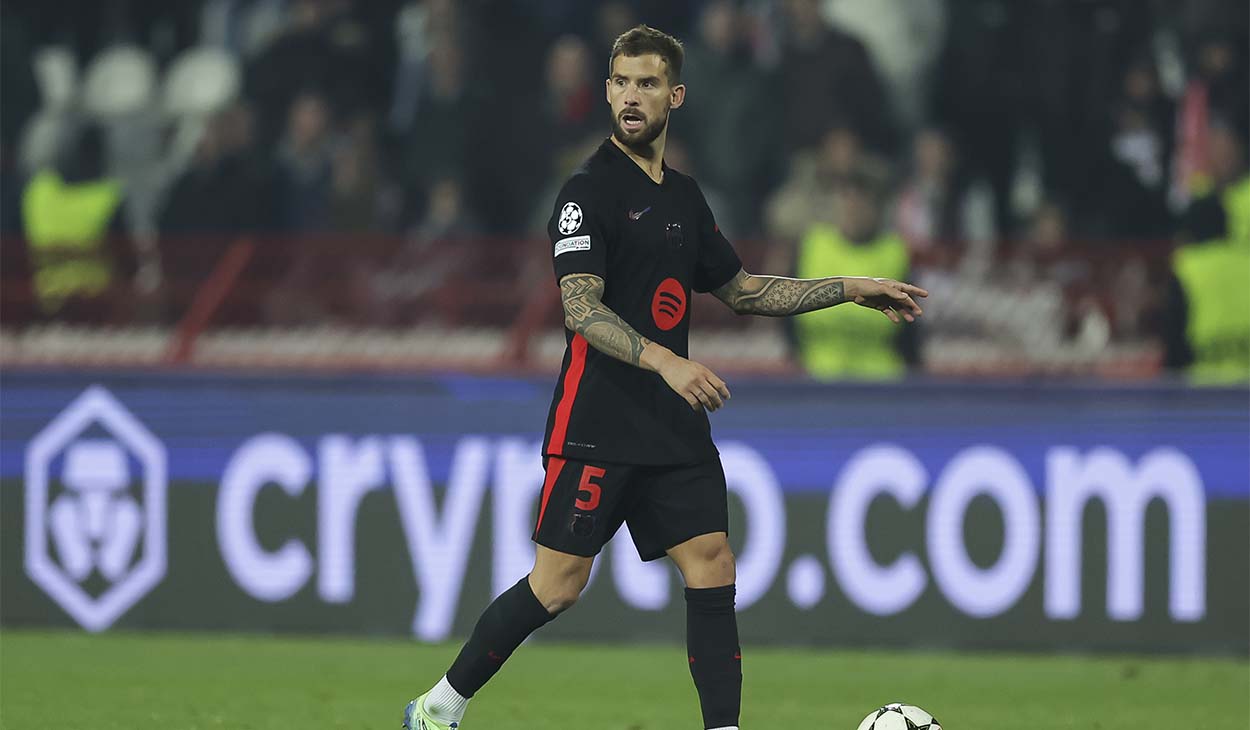 Iñigo Martínez durante el Estrella Roja-FC Barcelona