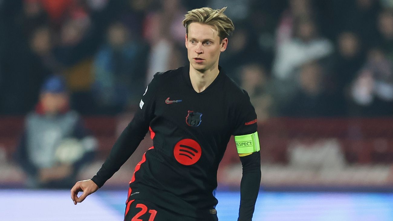 Frenkie de Jong en el duelo entre el FC Barcelona y el Estrella Roja en la UEFA Champions League 2024 25