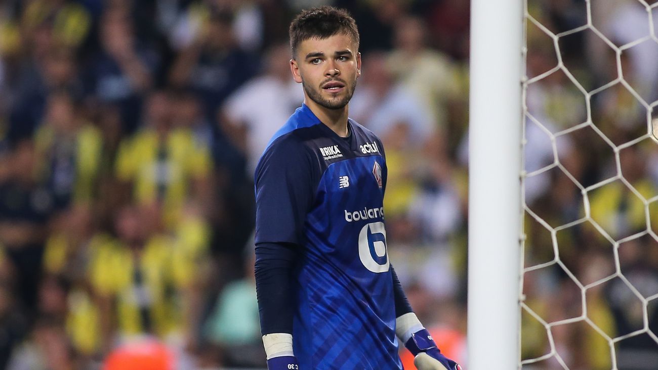 Lucas Chevalier en el duelo entre el LOSC Lille y el Fenerbaçe en la UEFA Champions League