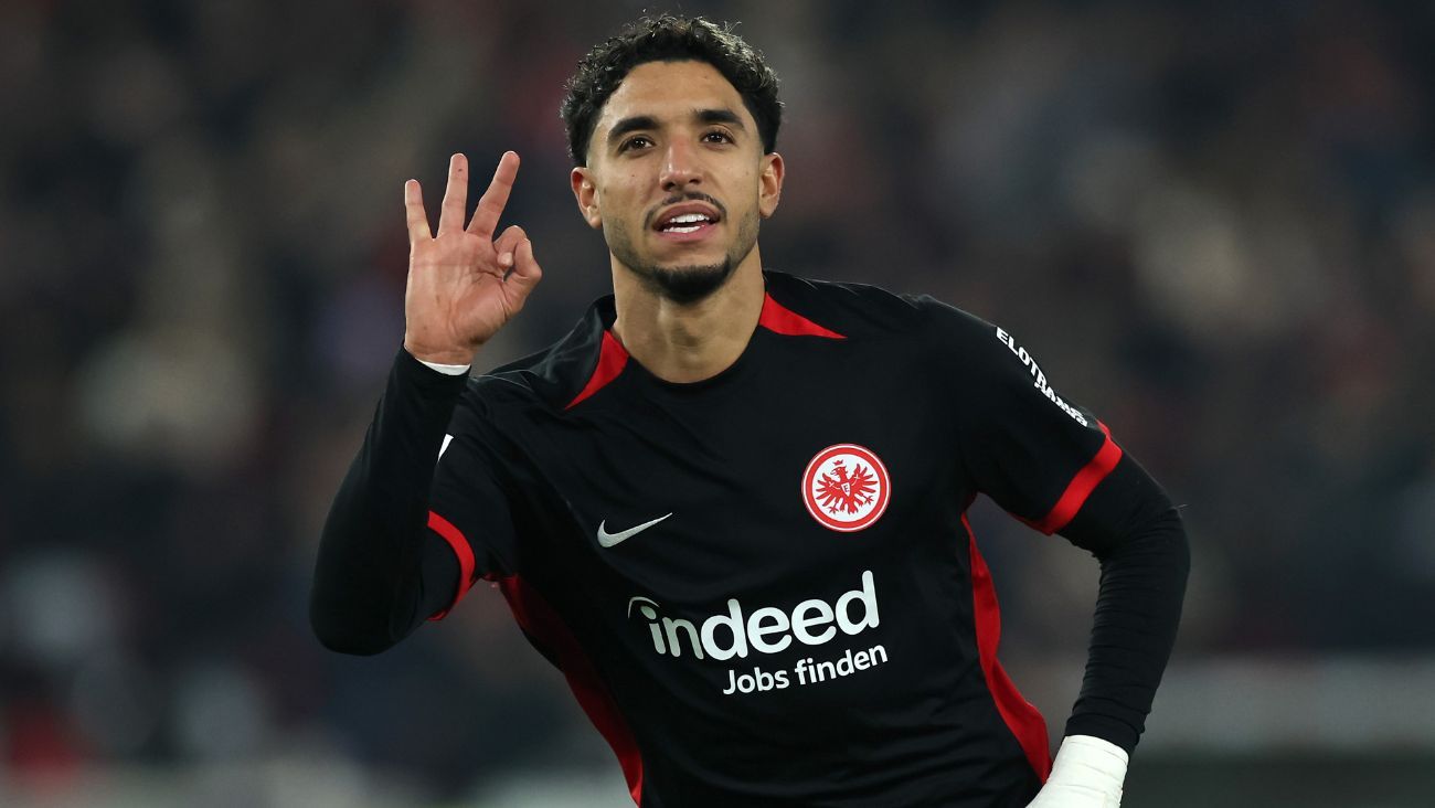 Omar Marmoush en el duelo entre el Eintracht Frankfurt en la Bundesliga 2024 25