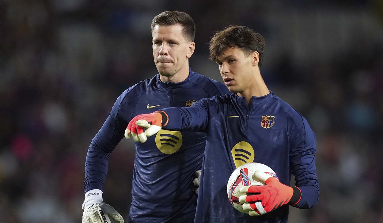 Wojciech Szczesny  y Diego Kochen en un calentamiento con el Barça