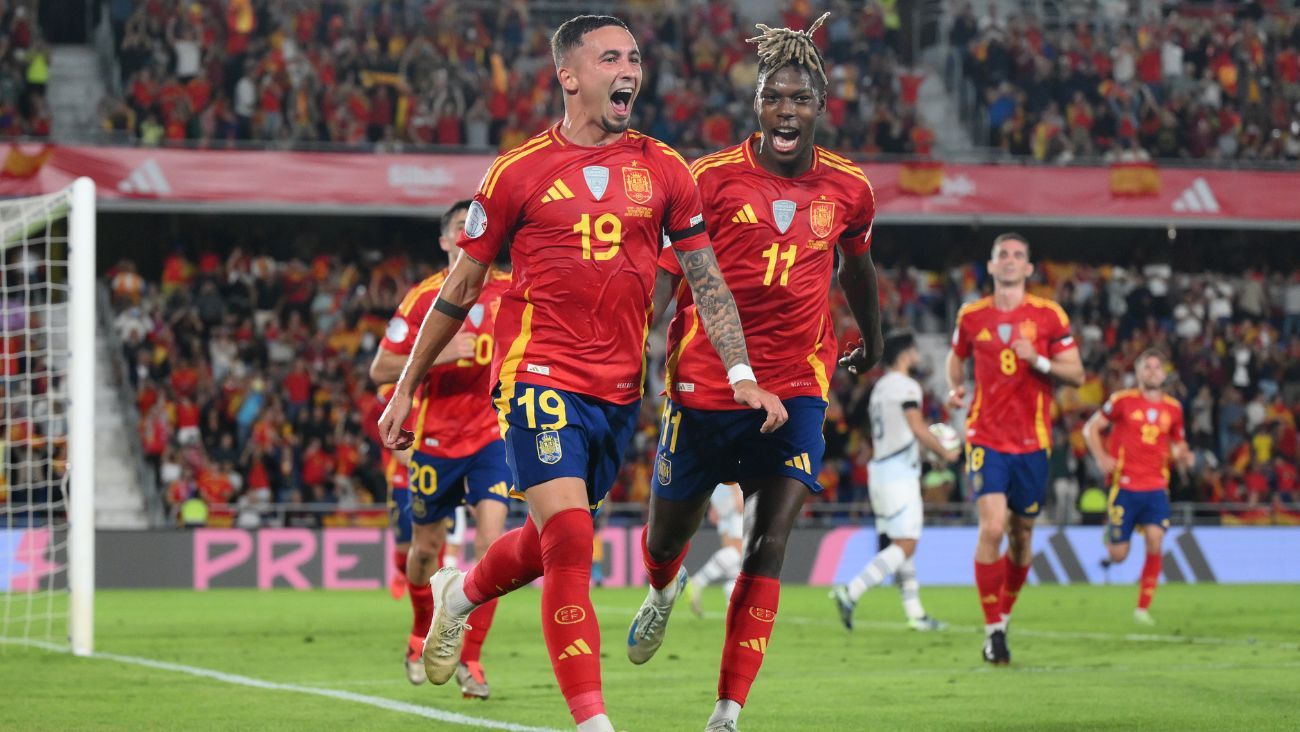 Yeremi Pino y Nico Williams en el duelo entre España y Suiza en la UEFA Nations League 2024 25