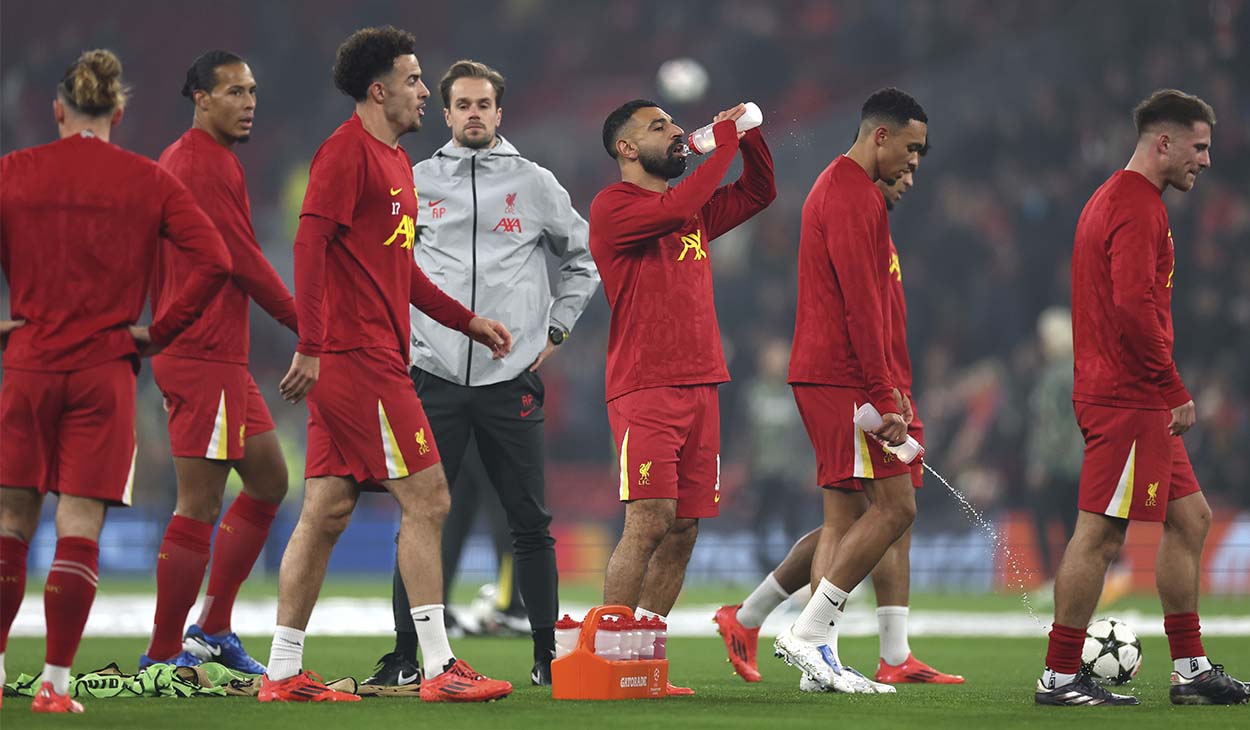 Jugadores del Liverpool en la previa de un duelo de Champions