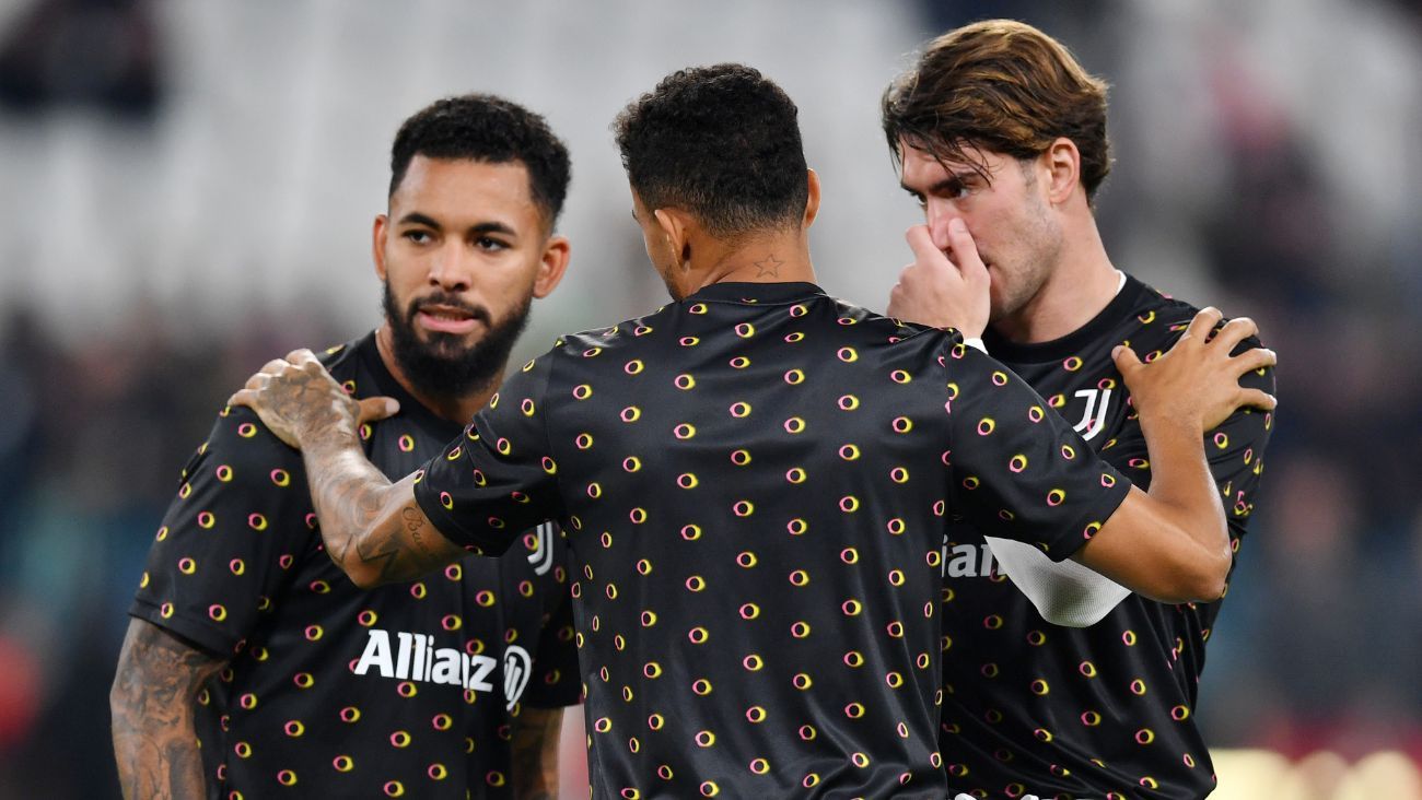 Jugadores de la Juventus en la previa al duelo ante el Stuttgart en la UEFA Champions League 2024 25