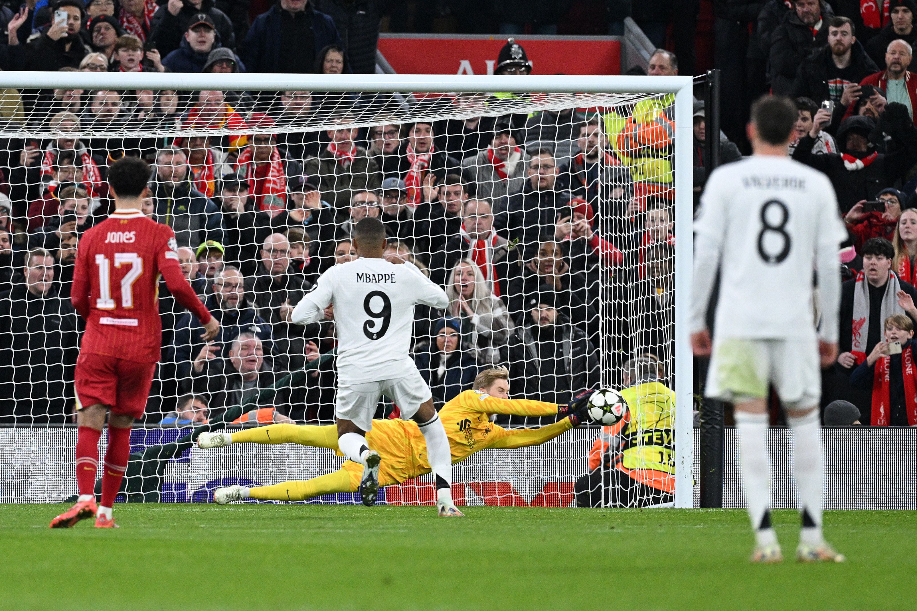 Kylian Mbappé fue un 'fantasma' en la debacle del Real Madrid en Liverpool