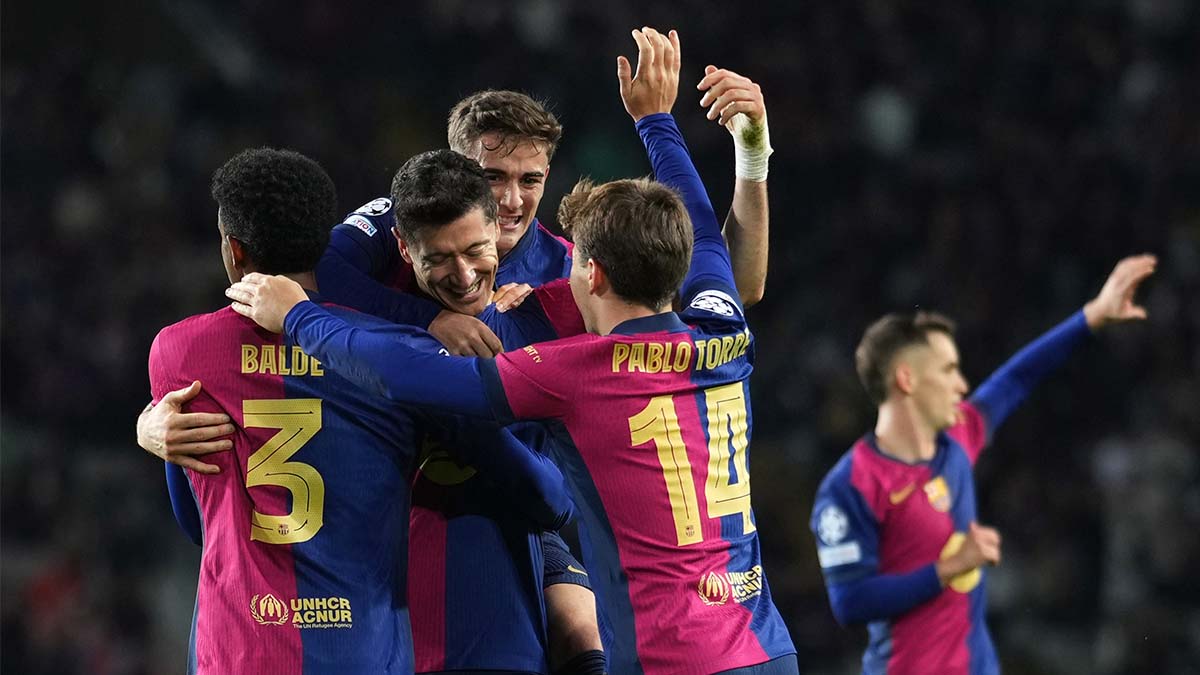 jugadores fc barcelona v stade brest 1