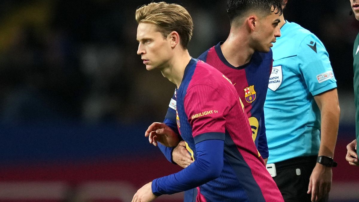 Frenkie de Jong en el duelo entre el FC Barcelona y el Stade Brestois en la UEFA Champions League 2024 25