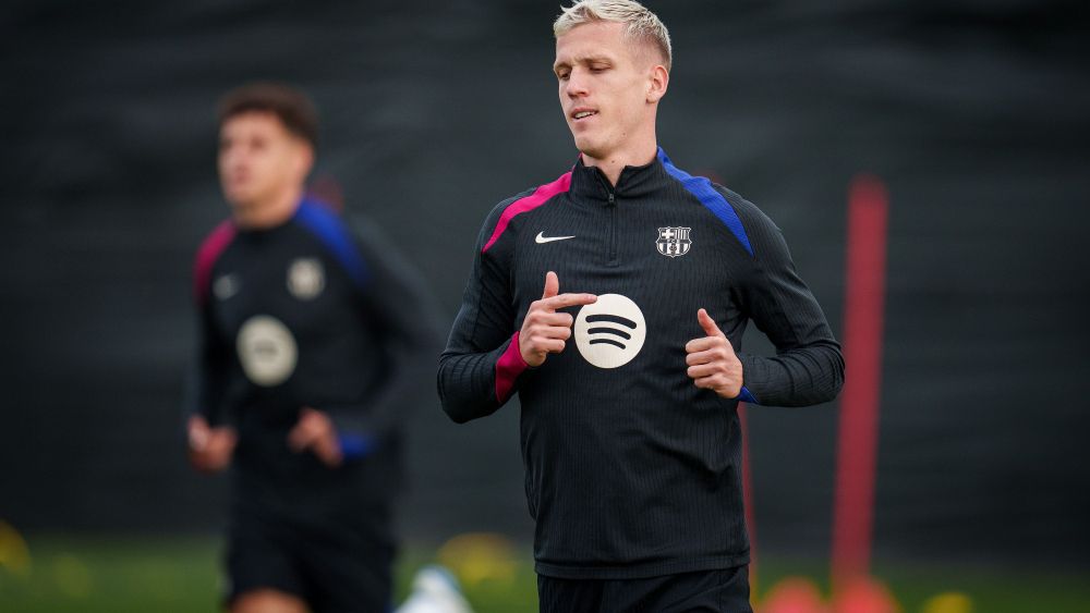 Dani Olmo completes the last training session with Barcelona