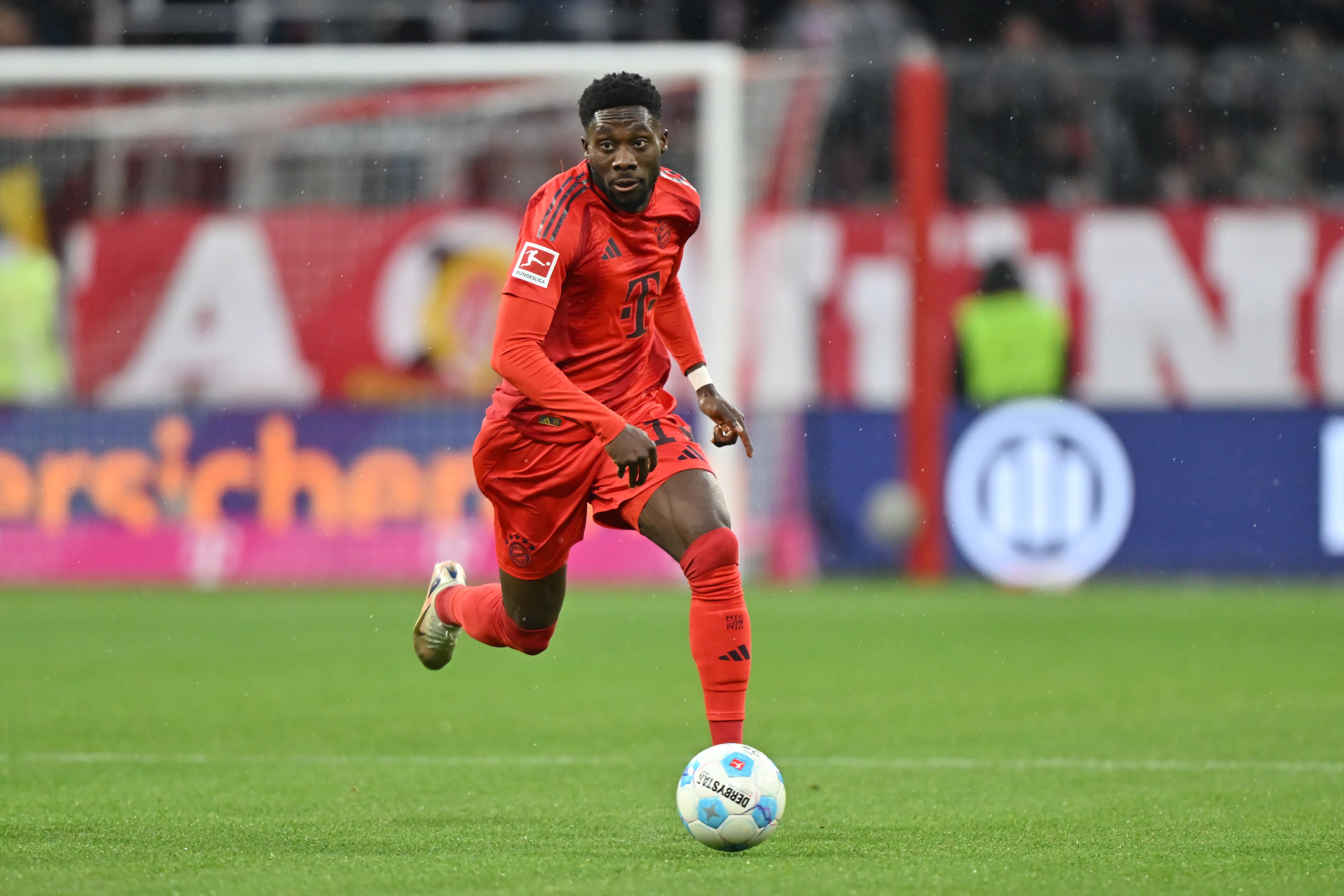 The 'bombshell' fate that wants to tempt Alphonso Davies