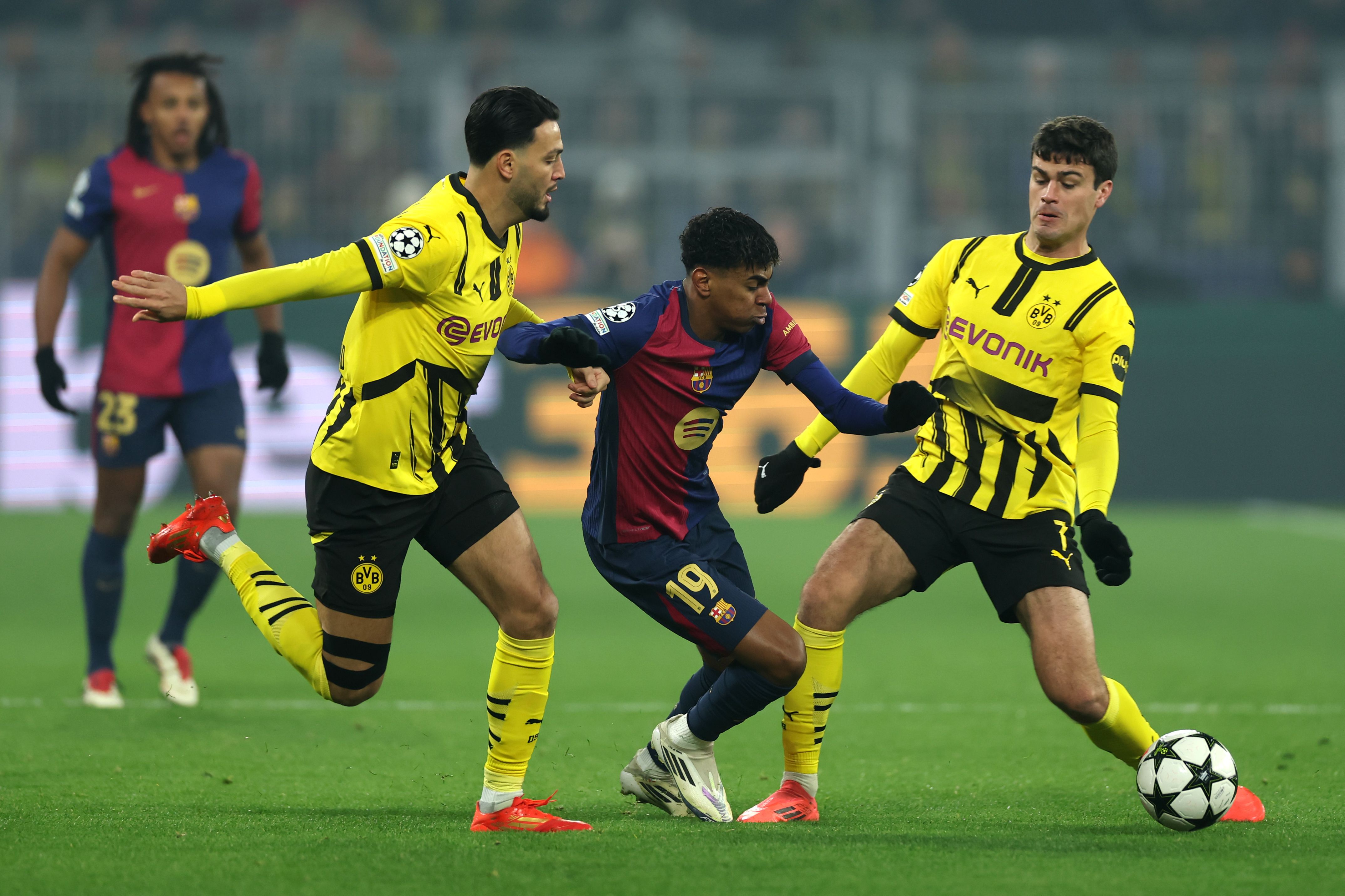 Lamine Yamal durante el Dortmund-Barça (2-3)