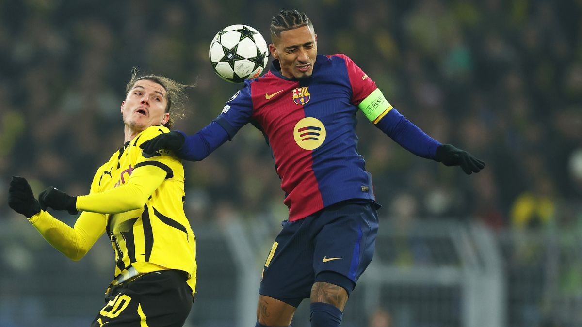 Raphinha y Marcel Sabitzer en el duelo entre el Borussia Dortmund y el FC Barcelona en la UEFA Champions League 2024 25