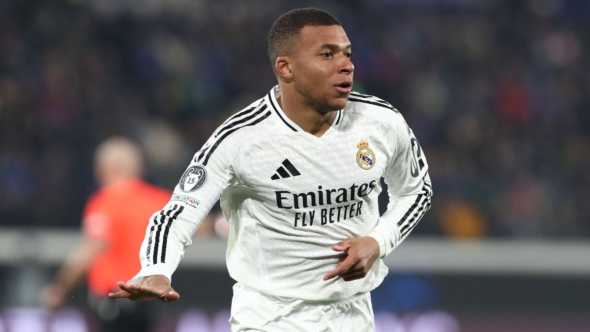 Kylian Mbappé en el duelo entre el Real Madrid y la Atalanta en la UEFA Champions League 2024 25