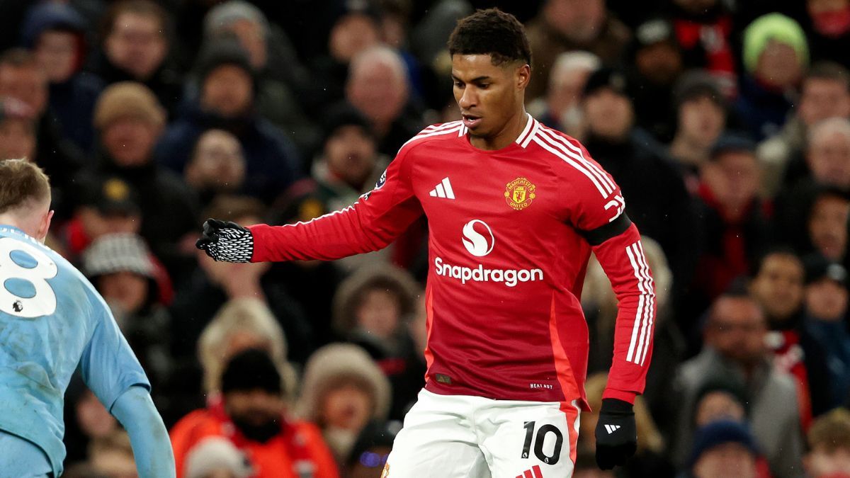 Marcus Rashford en el duelo entre el Manchester United y el Nottingham Forest en la Premier League