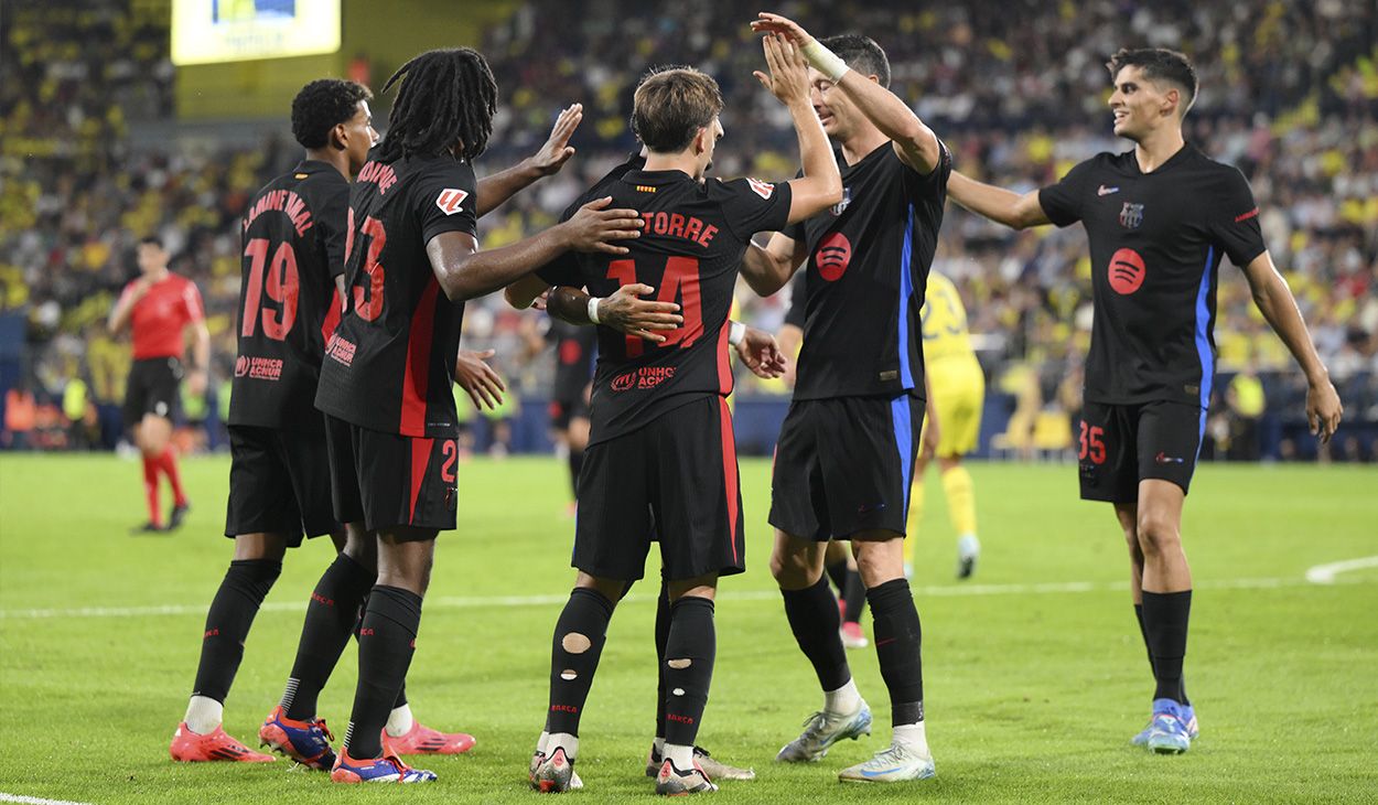 Jugadores del Barça festejando un gol contra el Villarreal