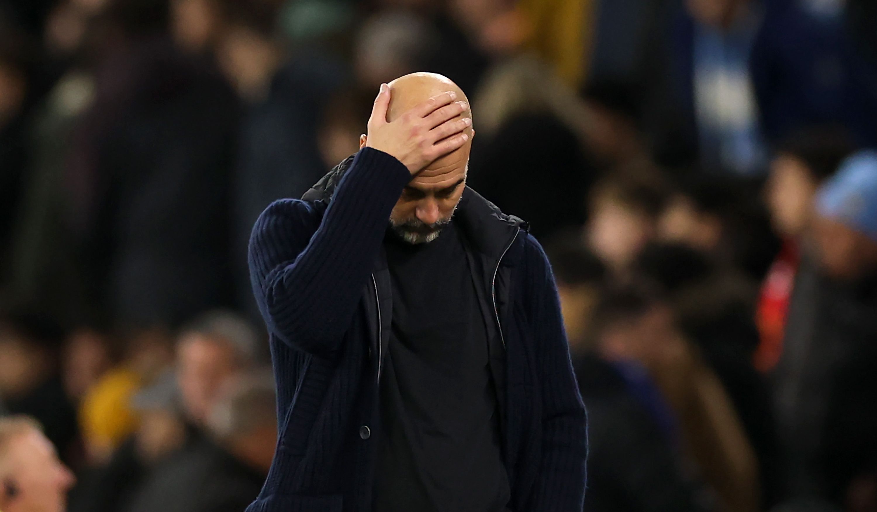 El City se hunde: Guardiola destrozado por la derrota en el derbi de Manchester