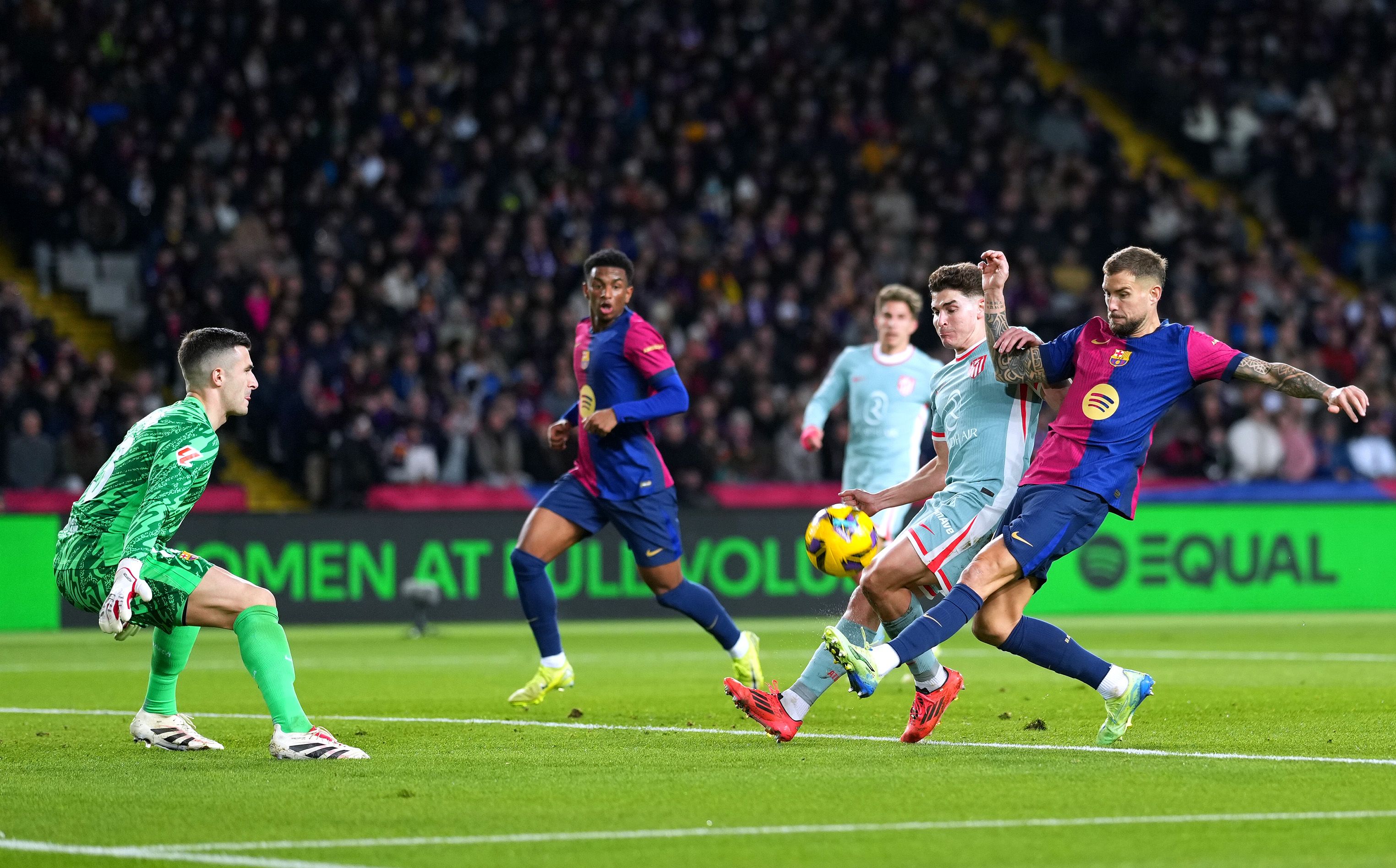 Iñaki Peña durante el Barça-Atlético (1-2)