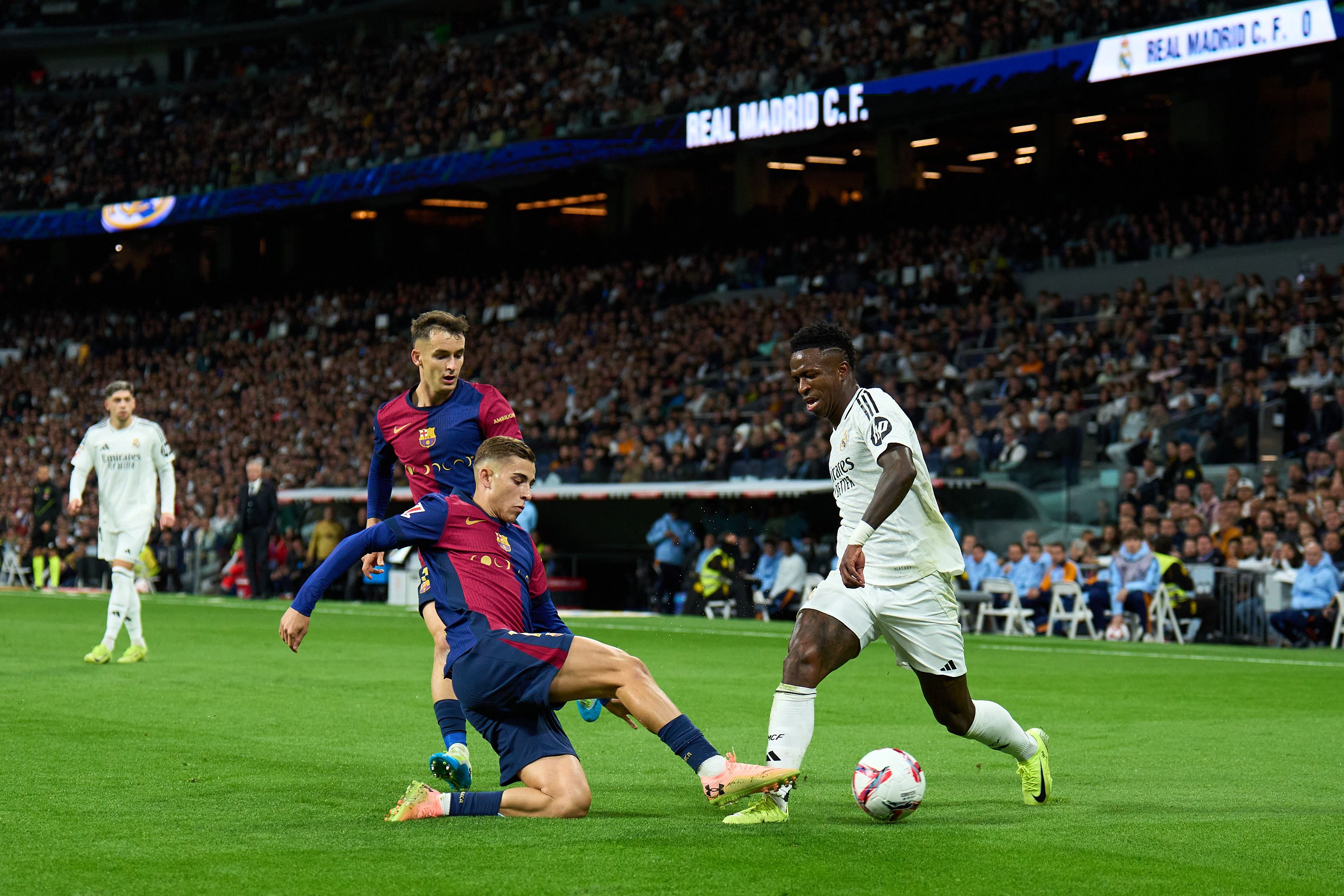 Vinicius Jr. durante el último Clásico español