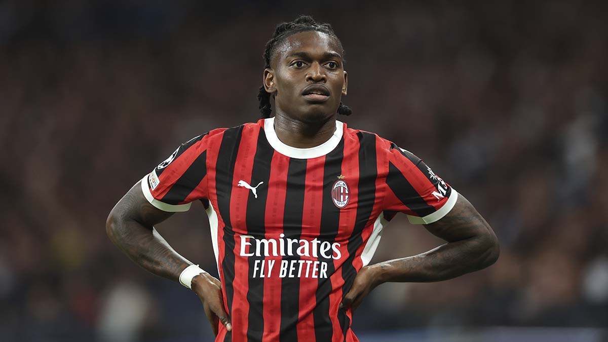 Rafael Leao en un partido con el AC Milan