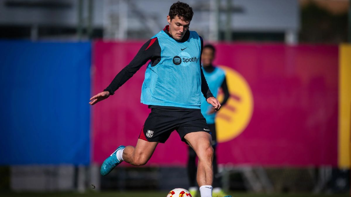 Andreas Christensen en una sesión de entrenamiento con el Barça (Foto cortesía de la web del FC Barcelona - Marc Graupera)